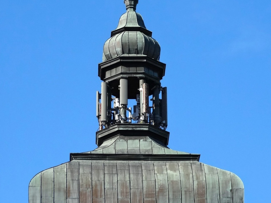 Kirche funktioniert nur mit Frauen